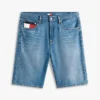 Pantaloni scurți din blugi Tommy Jeans cu buzunar cu steag Pantaloni scurți din blugi Tommy Jeans cu buzunar cu steag