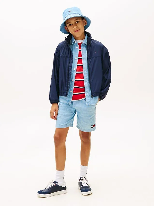 Pantaloni scurți din denim cu model în zig-zag și steaguri ondulate pentru copii Pantaloni scurți din denim cu model în zig-zag și steaguri ondulate pentru copii