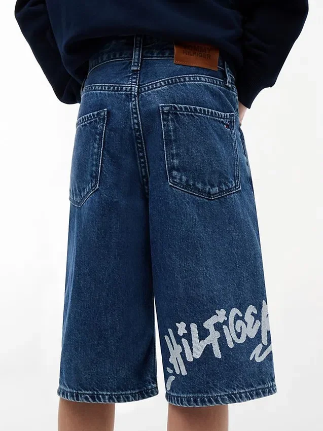 Pantaloni scurți din denim largi cu imprimeu graffiti pentru copii Pantaloni scurți din denim largi cu imprimeu graffiti pentru copii