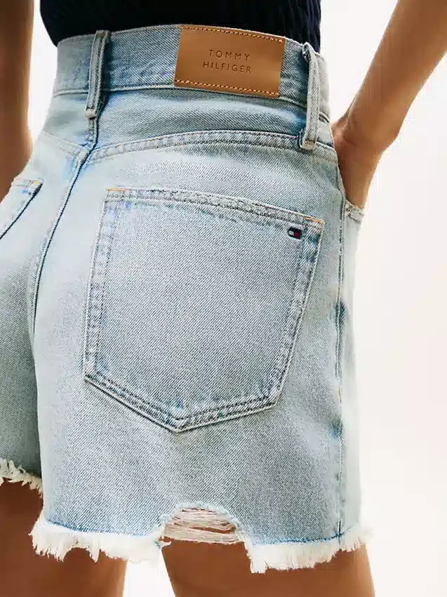 Pantaloni scurți din denim largi, cu talie înaltă și aspect uzat Pantaloni scurți din denim largi, cu talie înaltă și aspect uzat