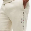 Pantaloni scurți din fleece cu logo Tommy brodat Pantaloni scurți din fleece cu logo Tommy brodat