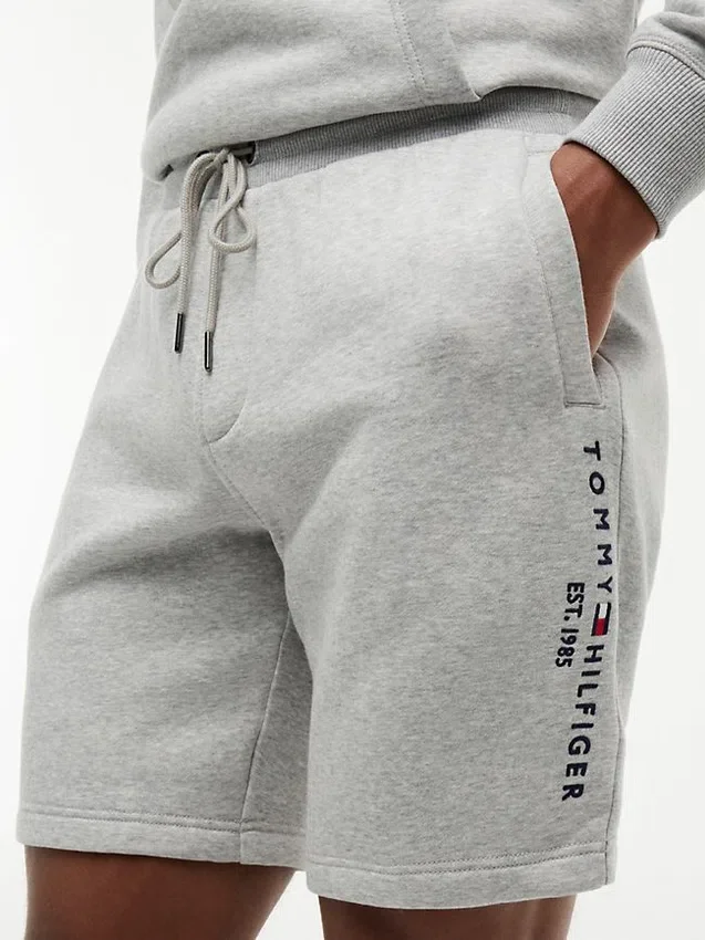 Pantaloni scurți din fleece cu logo Tommy brodat Pantaloni scurți din fleece cu logo Tommy brodat