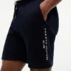 Pantaloni scurți din fleece cu logo Tommy brodat Pantaloni scurți din fleece cu logo Tommy brodat
