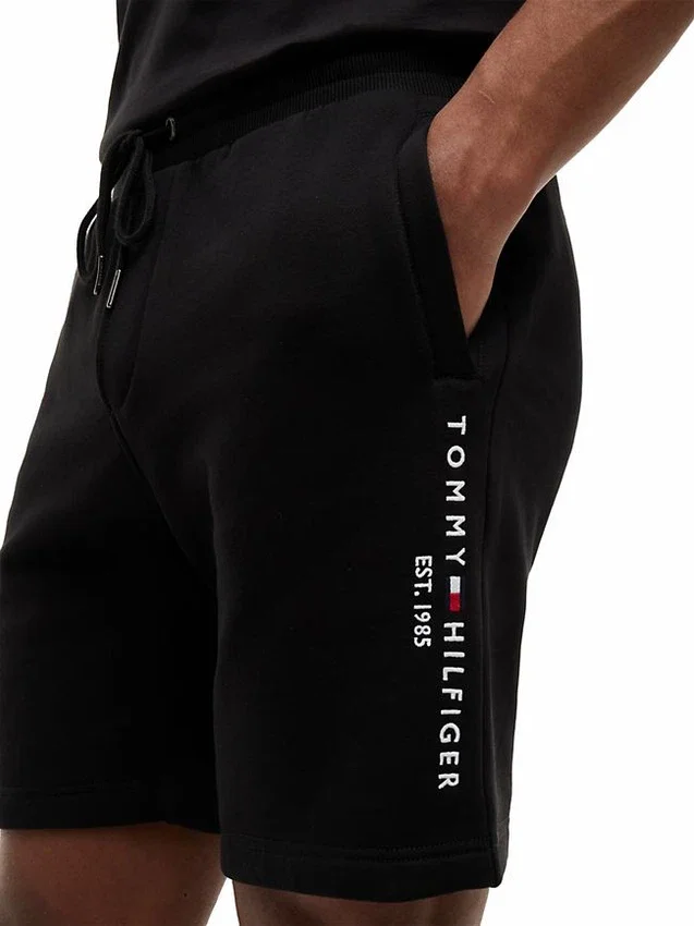 Pantaloni scurți din fleece cu logo Tommy brodat Pantaloni scurți din fleece cu logo Tommy brodat