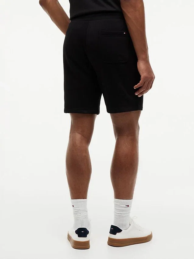 Pantaloni scurți din fleece cu logo Tommy brodat Pantaloni scurți din fleece cu logo Tommy brodat