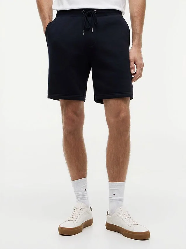Pantaloni scurți din fleece periat, croială regular, 8″ Pantaloni scurți din fleece periat, croială regular, 8″