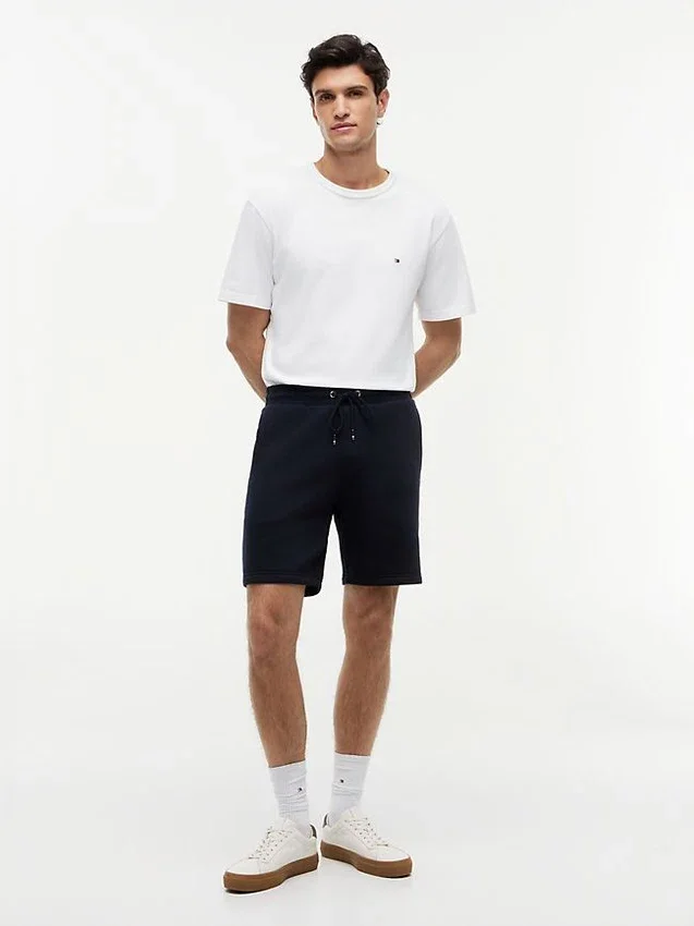 Pantaloni scurți din fleece periat, croială regular, 8″ Pantaloni scurți din fleece periat, croială regular, 8″