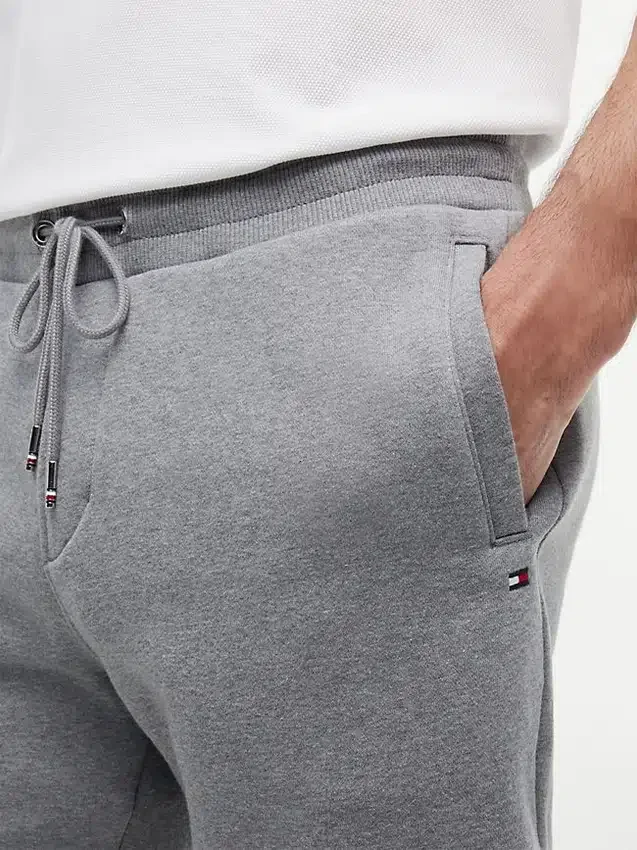 Pantaloni scurți din fleece periat, croială regular, 8″ Pantaloni scurți din fleece periat, croială regular, 8″