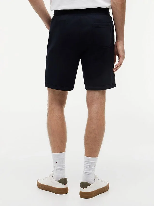 Pantaloni scurți din fleece periat, croială regular, 8″ Pantaloni scurți din fleece periat, croială regular, 8″
