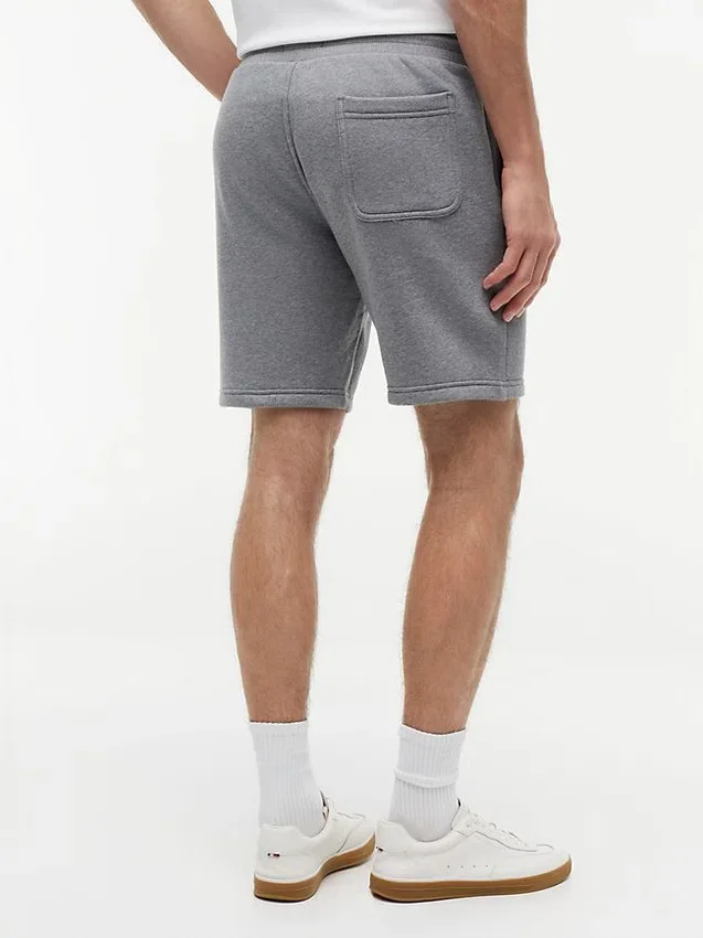 Pantaloni scurți din fleece periat, croială regular, 8″ Pantaloni scurți din fleece periat, croială regular, 8″