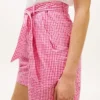 Pantaloni scurți din seersucker cu imprimeu gingham și curea