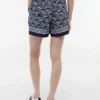 Pantaloni scurți din voal cu monogramă script pe toată suprafața