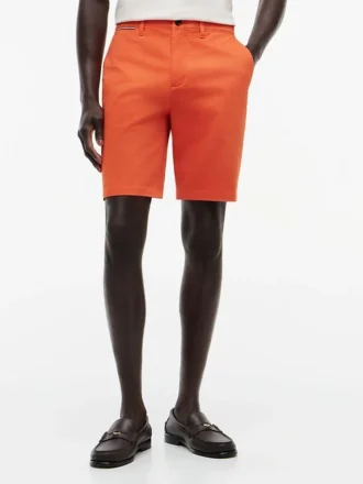 Pantaloni scurți Tommy cu talie confortabilă de 9″ și croială regular