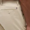 Pantaloni scurți Tommy cu talie confortabilă de 9″ și croială regular Pantaloni scurți Tommy cu talie confortabilă de 9″ și croială regular
