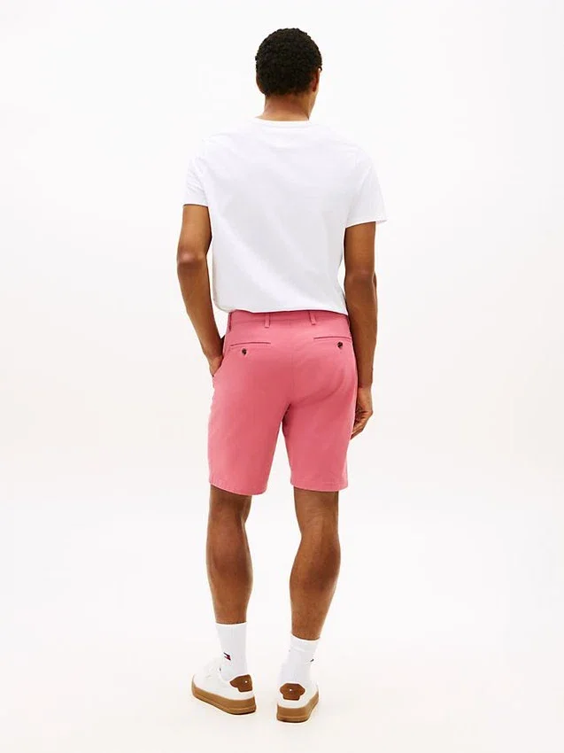 Pantaloni scurți Tommy cu talie confortabilă de 9″ și croială regular Pantaloni scurți Tommy cu talie confortabilă de 9″ și croială regular