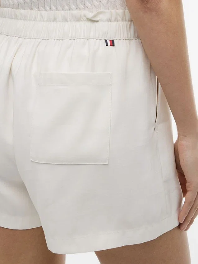Pantaloni scurți ușori, fără nasturi Pantaloni scurți ușori, fără nasturi