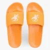 Papuci de piscină cu monogramă brodată Papuci de piscină cu monogramă brodată