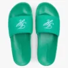 Papuci de piscină cu monogramă brodată Papuci de piscină cu monogramă brodată