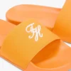 Papuci de piscină cu monogramă brodată Papuci de piscină cu monogramă brodată