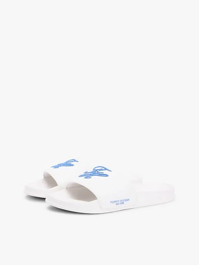 Papuci de piscină din pânză cu monogramă brodată Papuci de piscină din pânză cu monogramă brodată