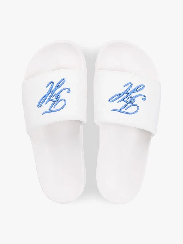 Papuci de piscină din pânză cu monogramă brodată Papuci de piscină din pânză cu monogramă brodată