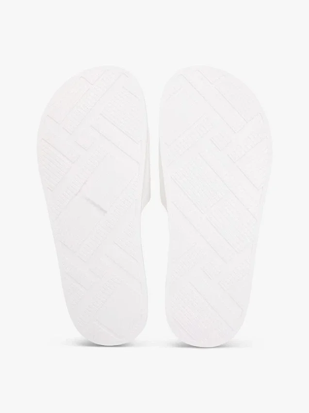 Papuci de piscină din pânză cu monogramă brodată Papuci de piscină din pânză cu monogramă brodată