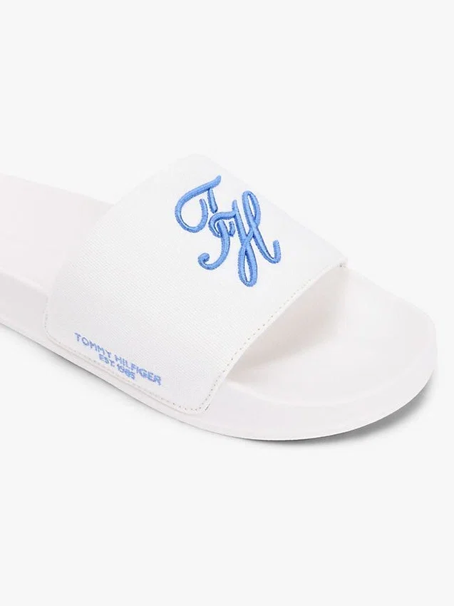 Papuci de piscină din pânză cu monogramă brodată Papuci de piscină din pânză cu monogramă brodată