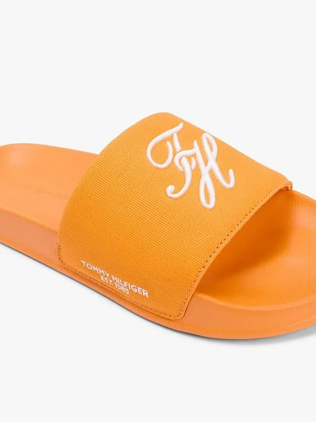Papuci de piscină din pânză cu monogramă brodată Papuci de piscină din pânză cu monogramă brodată