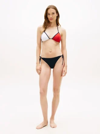 Partea de jos a bikini-ului triunghiular cu blocuri de culoare