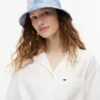 Pălărie tip bucket Tommy Jeans vopsită în stil tie-dye Pălărie tip bucket Tommy Jeans vopsită în stil tie-dye