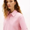 Polo cu croială lejeră și monogramă script Polo cu croială lejeră și monogramă script