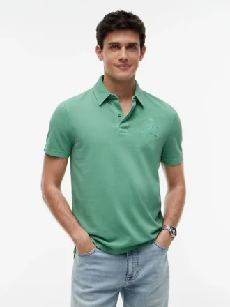 Polo cu logo Crest, croială regular, vopsit în bucată