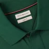 Polo din bumbac neted cu steag ondulat, croială regular