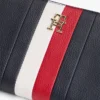 Portofel cu fermoar și dungi caracteristice Portofel cu fermoar și dungi caracteristice