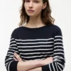 Pulover cu guler barcă și dungi Pulover cu guler barcă și dungi