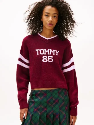 Pulover Tommy Jeans 85 Varsity cu guler în V Pulover Tommy Jeans 85 Varsity cu guler în V