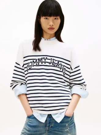 Pulover Tommy Jeans cu dungi și logo Varsity