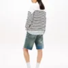 Pulover Tommy Jeans cu dungi și logo Varsity