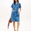 Rochie-cămașă din denim cu spălare medie și curele Rochie-cămașă din denim cu spălare medie și curele