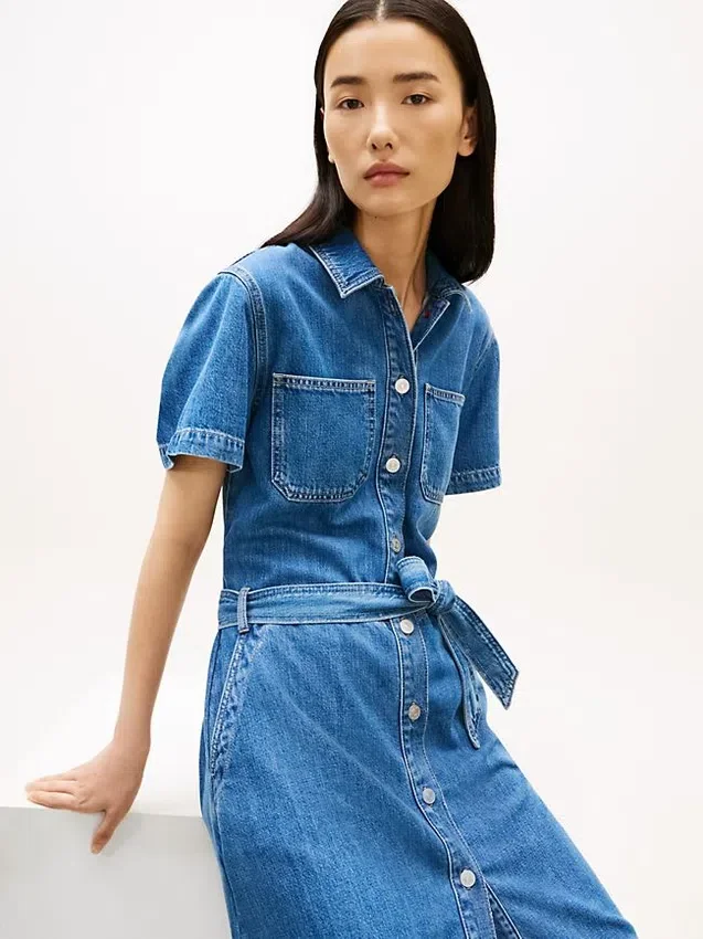 Rochie-cămașă din denim cu spălare medie și curele Rochie-cămașă din denim cu spălare medie și curele