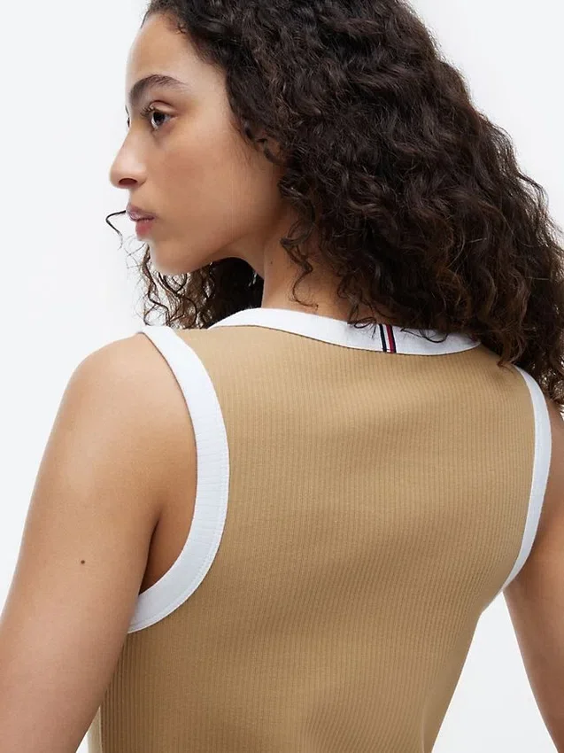 Rochie fără mâneci cu guler în zig-zag Rochie fără mâneci cu guler în zig-zag