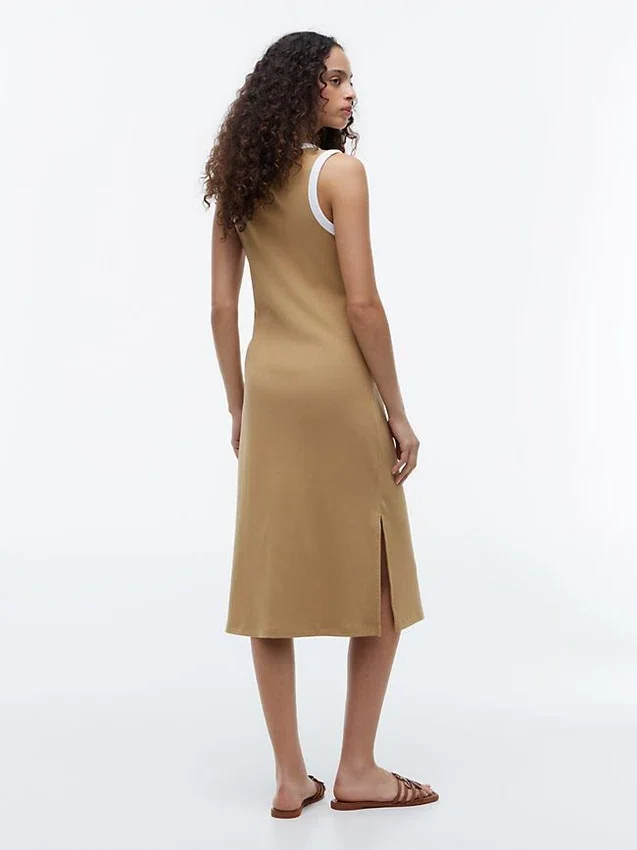 Rochie fără mâneci cu guler în zig-zag Rochie fără mâneci cu guler în zig-zag