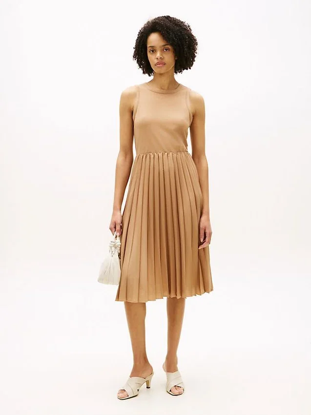 Rochie fără mâneci plisată din materiale mixte Rochie fără mâneci plisată din materiale mixte