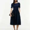 Rochie midi cu mâneci scurte din materiale mixte Rochie midi cu mâneci scurte din materiale mixte