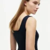 Rochie midi fără mâneci din materiale mixte Rochie midi fără mâneci din materiale mixte