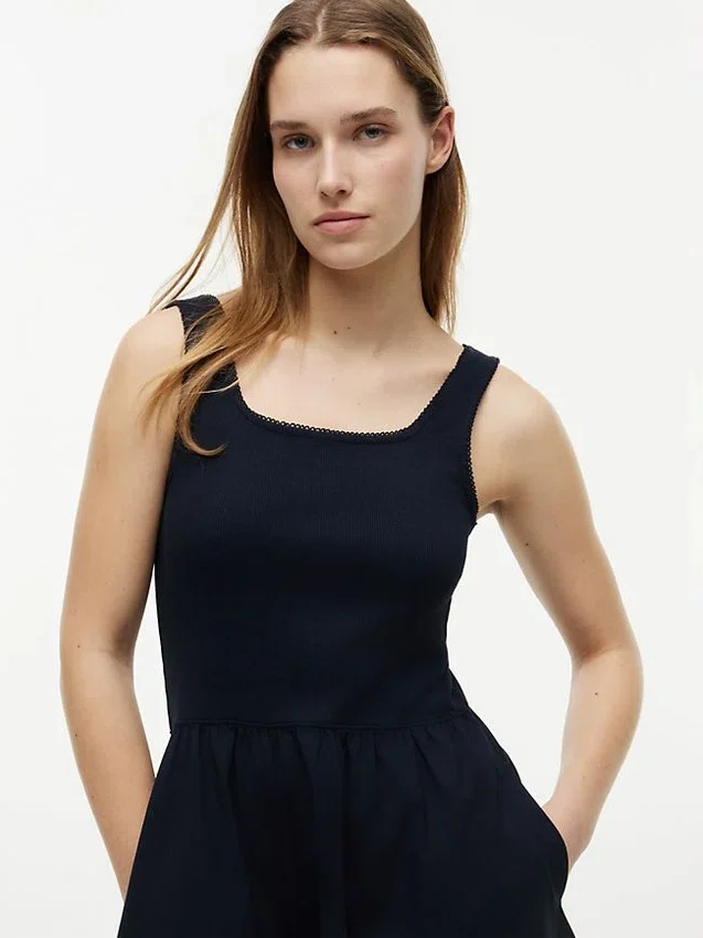 Rochie midi fără mâneci din materiale mixte Rochie midi fără mâneci din materiale mixte