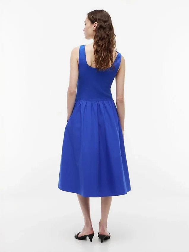 Rochie midi fără mâneci din materiale mixte Rochie midi fără mâneci din materiale mixte