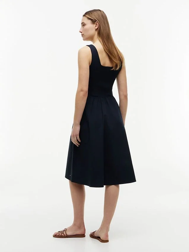 Rochie midi fără mâneci din materiale mixte Rochie midi fără mâneci din materiale mixte