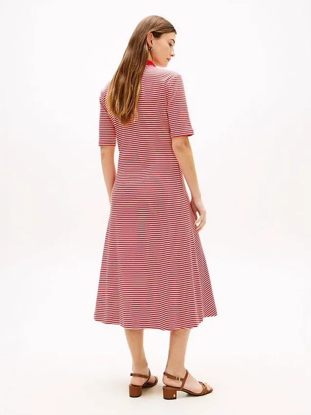 Rochie midi polo cu nasturi aurii Rochie midi polo cu nasturi aurii