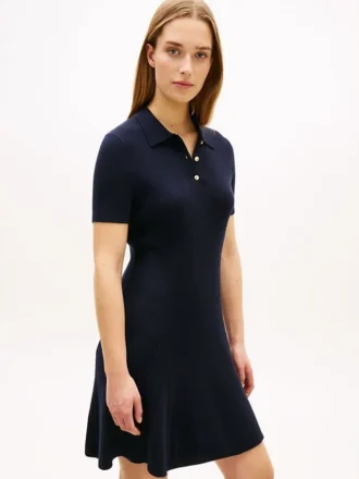 Rochie mini polo din tricot cu nervuri și nasturi aurii